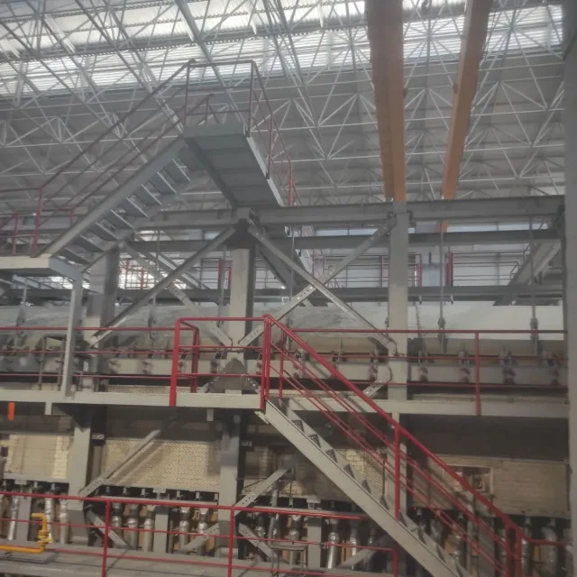 Çelik merdiven ve platform