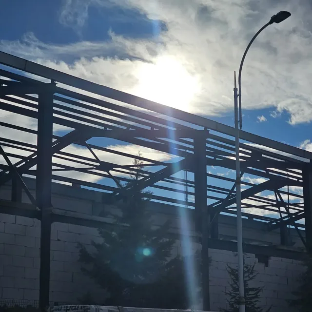 Çelik çatı konstrüksiyonu